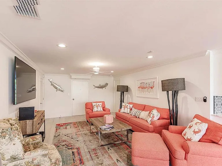 1125 W Peppertree Dr #102 — Photo 6