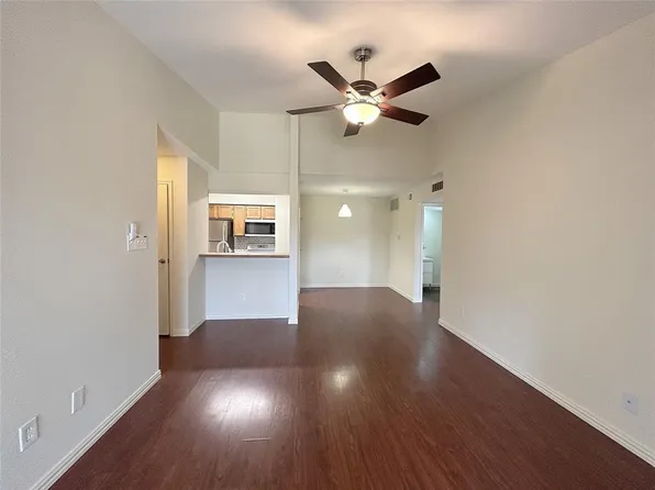2120 El Paseo St APT 620, Houston, TX 77054