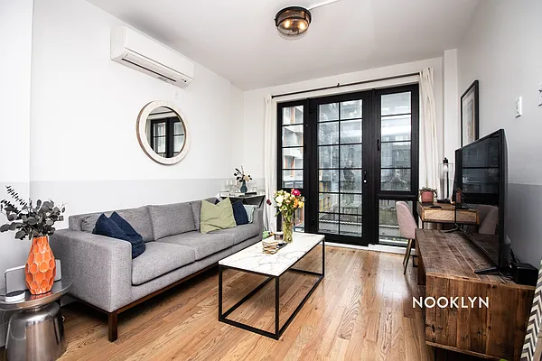 Rented by Nooklyn NYC LLC | media 94