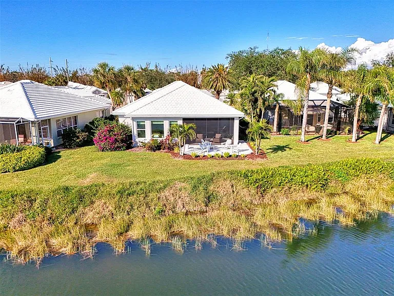 561 Fallbrook Dr — Photo 51