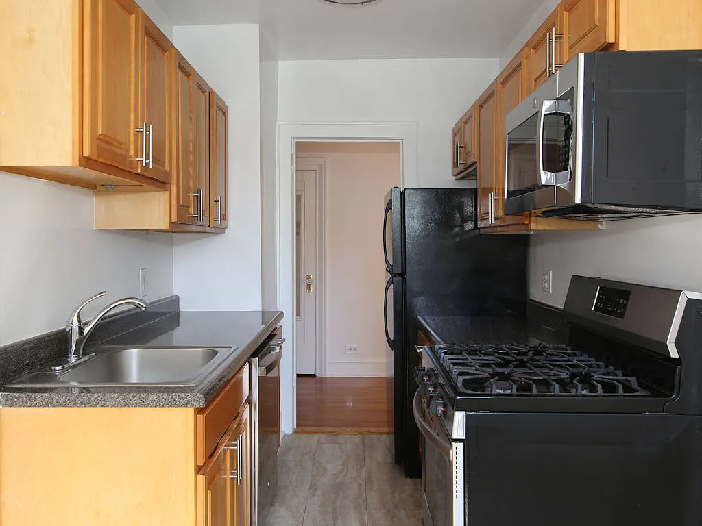 Apartment for Rent — Photo 2