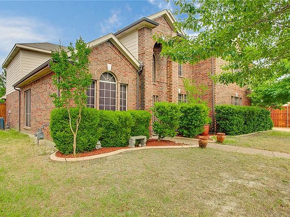 2nd image of 704 Camellia Ct