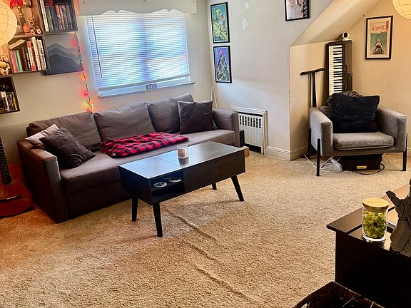 4th image of 682 Allwood Rd #2