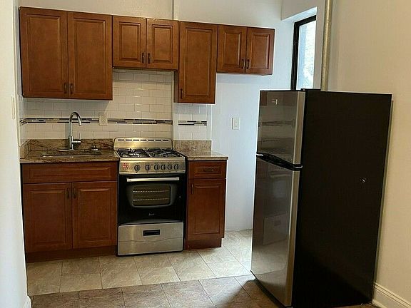 3rd image of 2095 Grand Concourse APT 12A