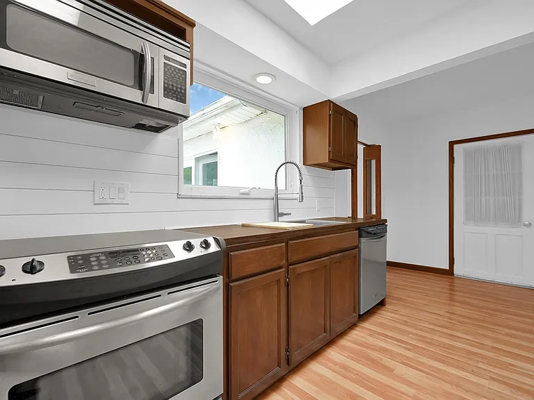 760 Drummond Ct — Photo 13