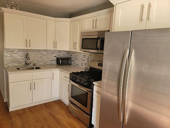 5th image of 9917 Avenue J Floor 2