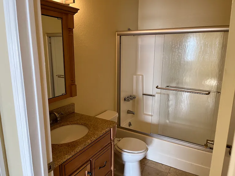 Hall bath, tub & shower
