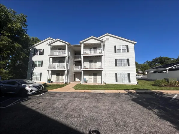 100 Towne Square Ct APT C, Eureka, MO 63025