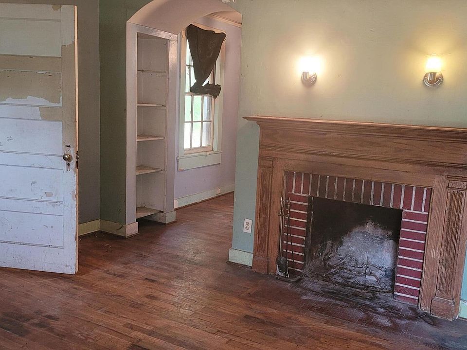 2nd image of 1732 King Woods Dr