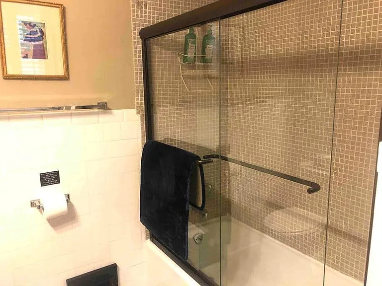 402 Poplar St #1 — Photo 8