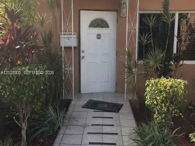 6134 SW 22nd St — Photo 5