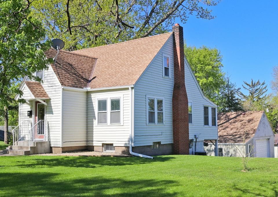 1st image of 615 Summit Ave