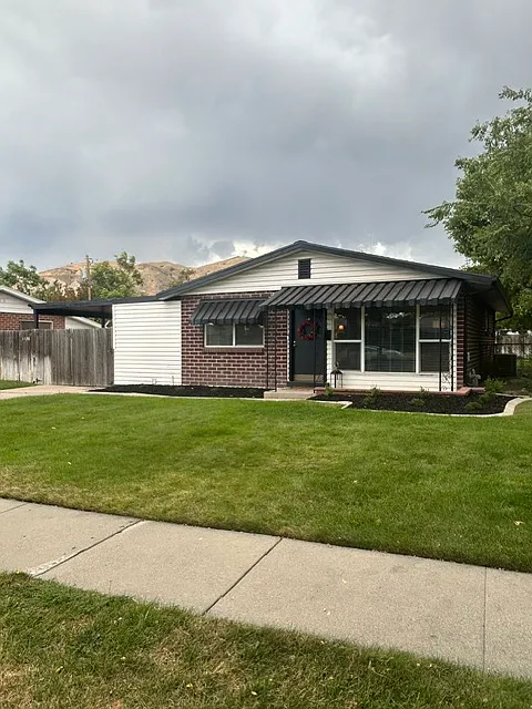 1128 N Buccaneer Dr