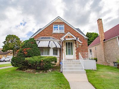 5921 N Melvina Ave, Chicago, IL, 60646