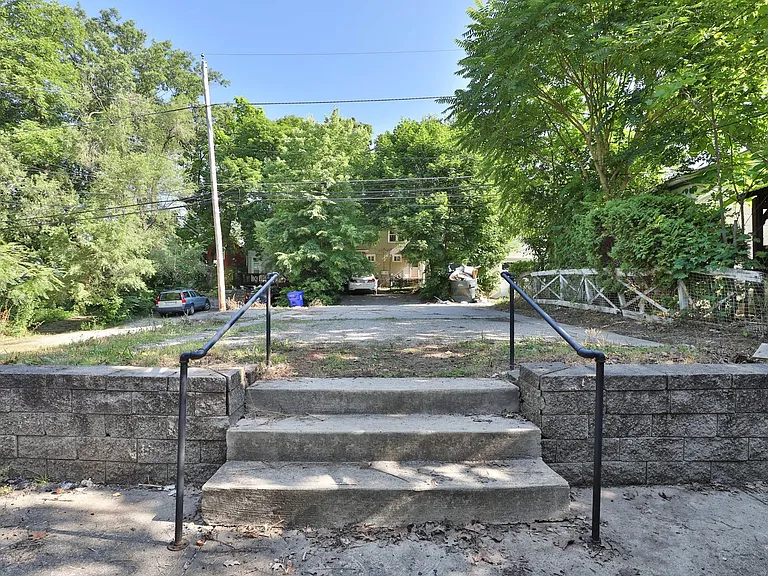 212 E Patterson Ave — Photo 37