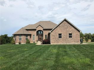 19285 Expedition Dr, Lexington, MO 64067