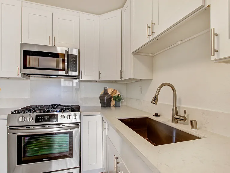 5207 Zelzah Ave — Photo 34