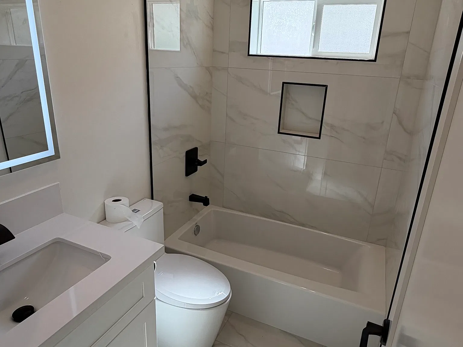 2 bed, 730 sqft, $2,800 — Photo 4