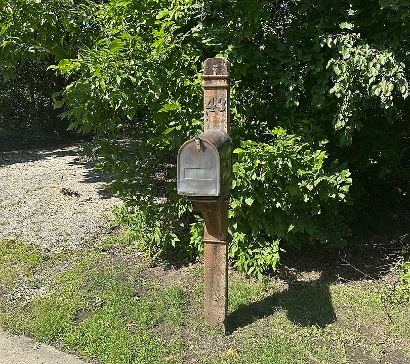 1st image of 43 Rosewood Dr