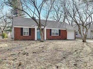 2513 W 77th St, Prairie Village, KS 66208