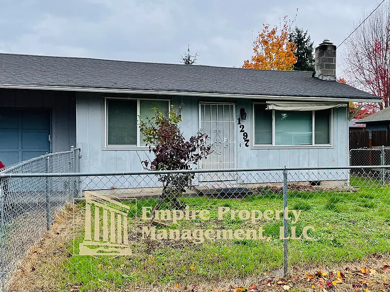 1297 Waite St — Photo 1