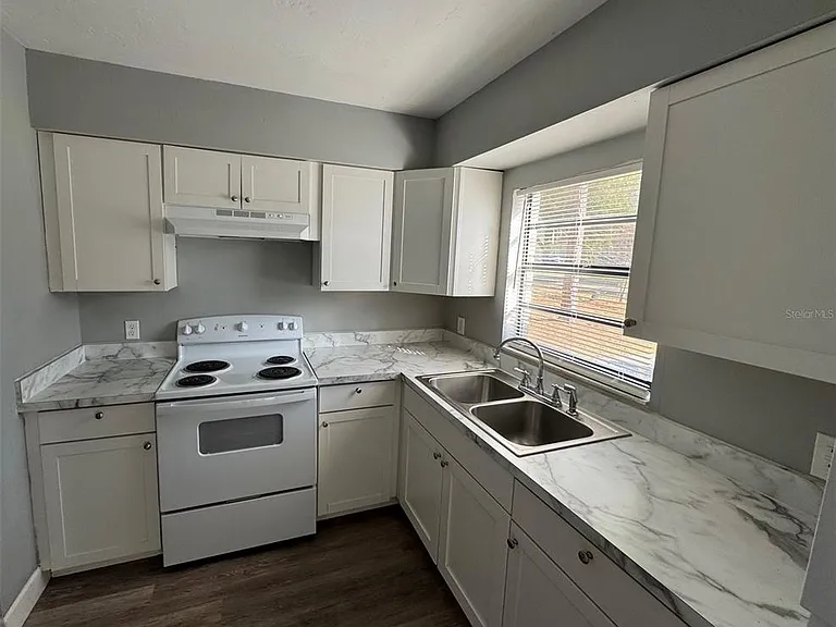 7130 SW 45th Pl #A — Photo 3