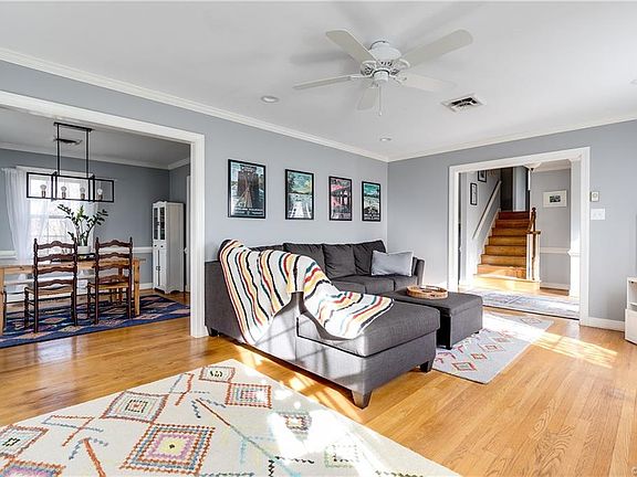 4th image of 9151 Blakewood Dr
