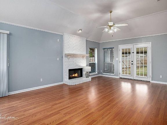 3rd image of 3303 Salem Pl