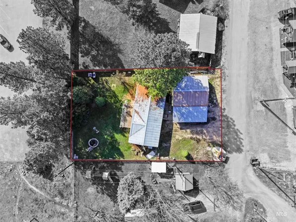 40 Village Cir, Garden Valley, ID 83622