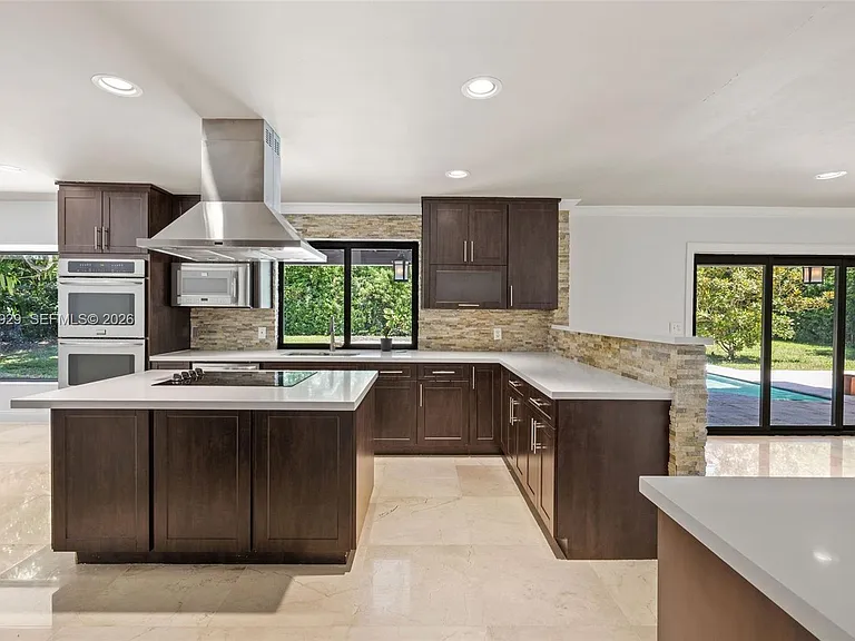 15221 SW 82nd Ave — Photo 4
