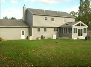2 Danbury Cir, Litchfield, NH 03052