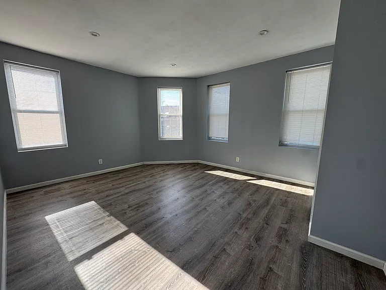942 Wolf St #1 — Photo 5