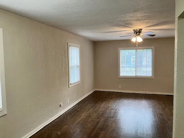 1110 Garfield Ave — Photo 3