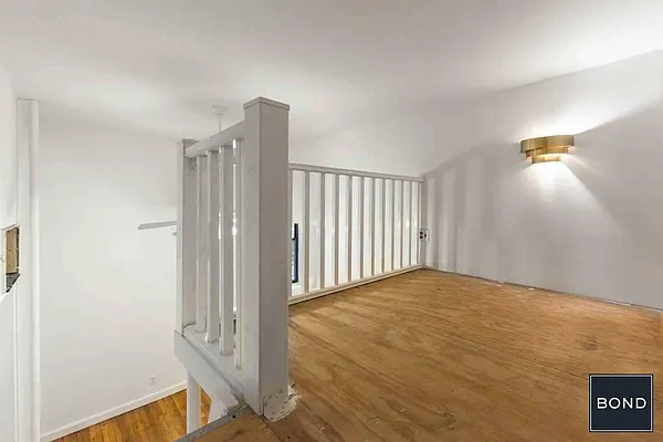 Rented by Bond New York | media 32