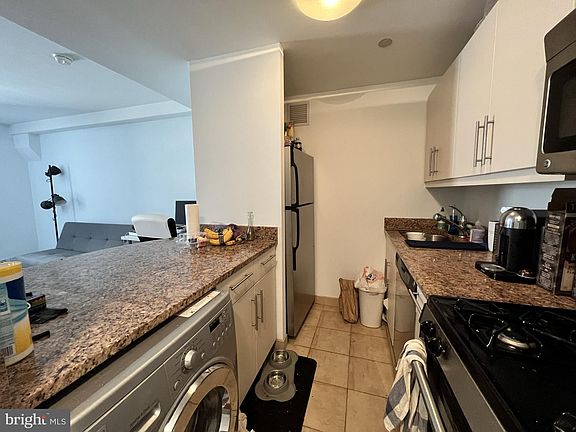 2nd image of 219 S 18th St #29-1101