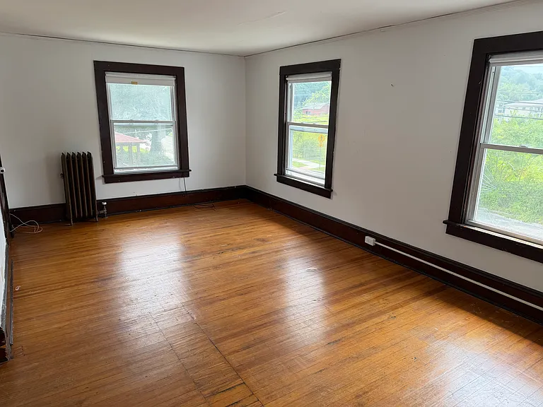 115 Bridge St #2 — Photo 6