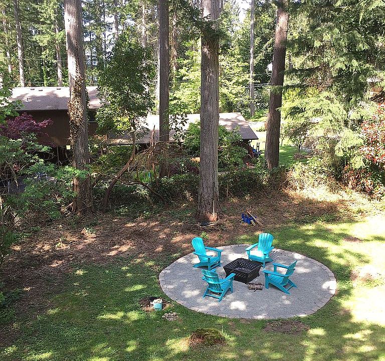 2nd image of 13381 Hidden Cove Ln NE