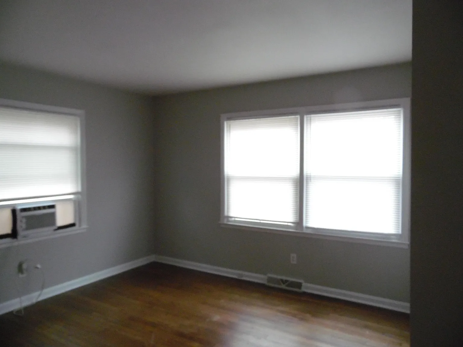 1 bed, 1.0 bath, 700 sqft, $875 — Photo 4