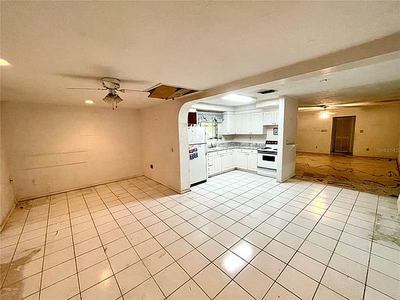 5th image of 4566 Linwood St