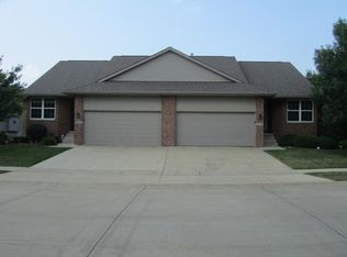 5074 Red Fox Rd, Bettendorf, IA 52722