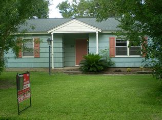 216 Laurel St, Lake Jackson, TX 77566