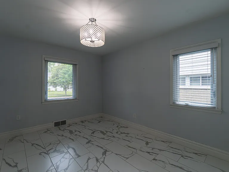2604 Manchester Rd — Photo 10