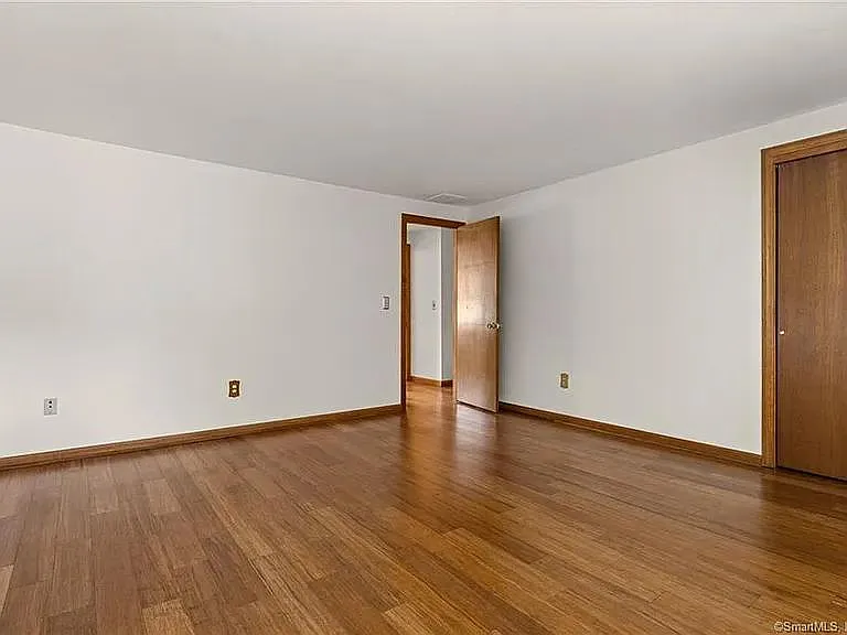 9 Persimmon Ln — Photo 11