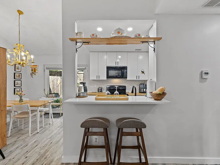 1015 E Yager Ln #115 — Photo 16