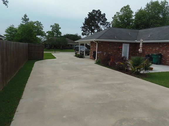 3rd image of 306 Parkside Dr