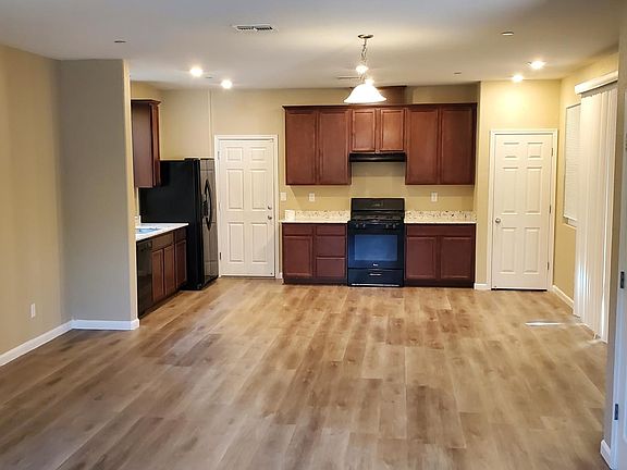 3rd image of 2925 Club Center Dr