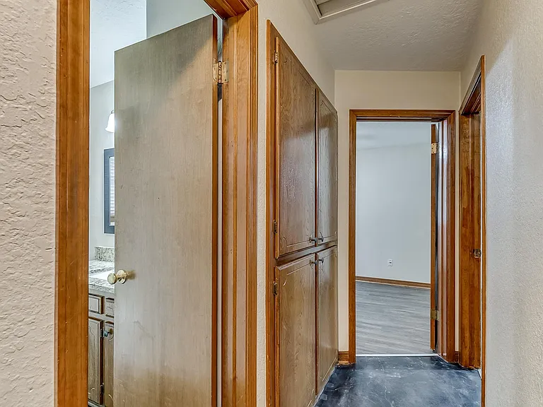 1518 E Boyd St — Photo 29