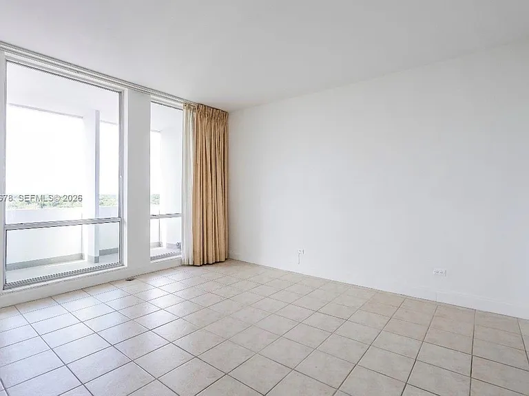 700 Biltmore Way #1004 — Photo 5