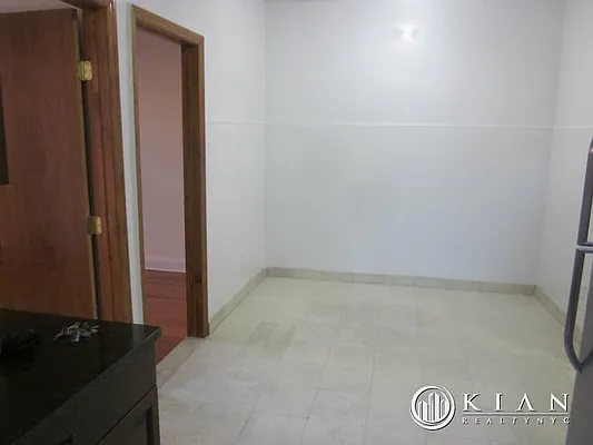 Rented by Kian Realty | media 29