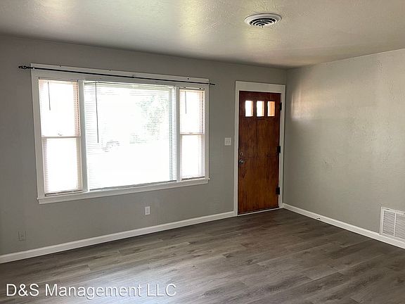 2nd image of 3934 SE 10th Pl